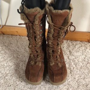 Ladies winter boots sz 8 chestnut
